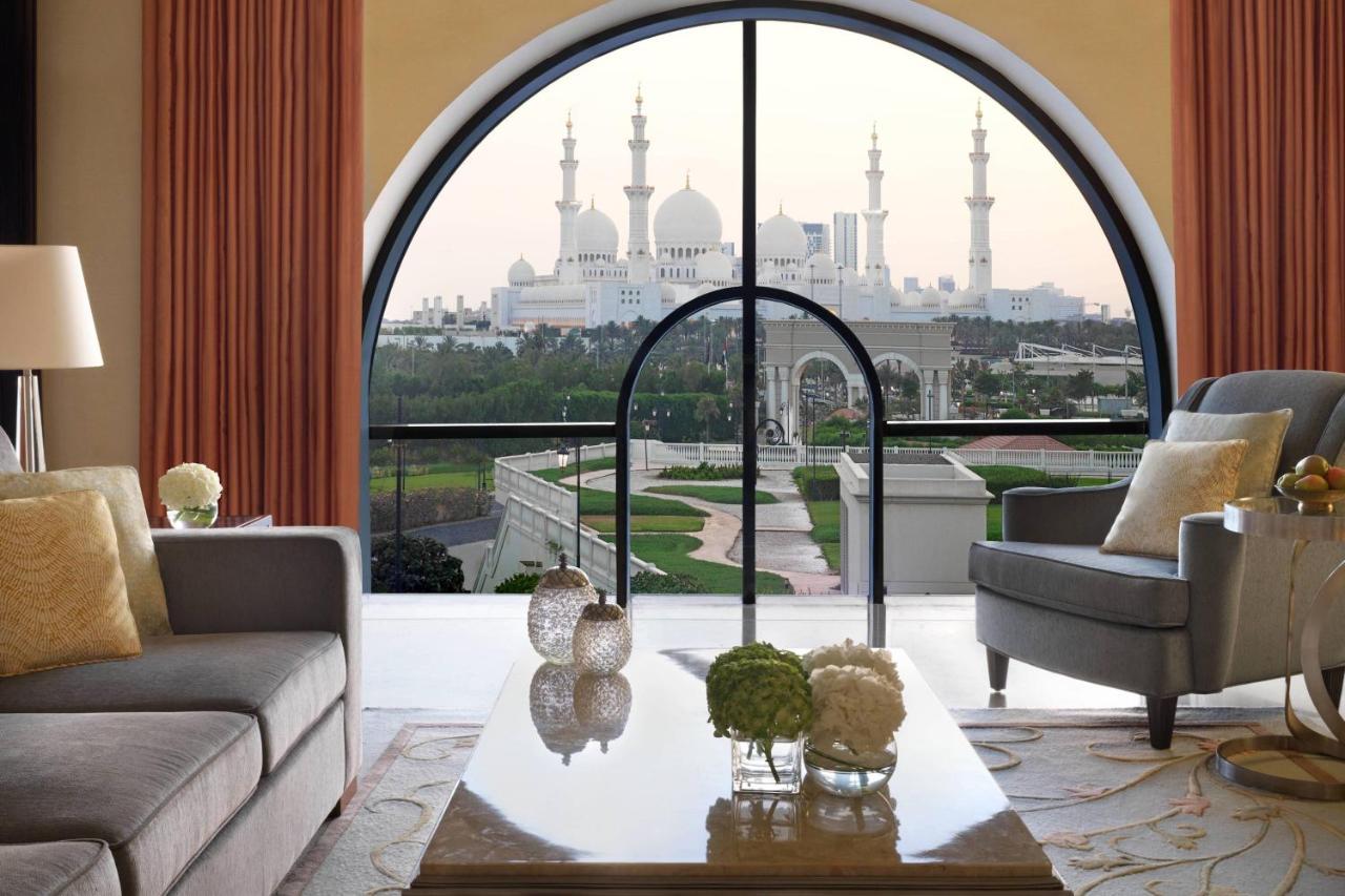 The Ritz-Carlton Abu Dhabi, Grand Canal Kültér fotó