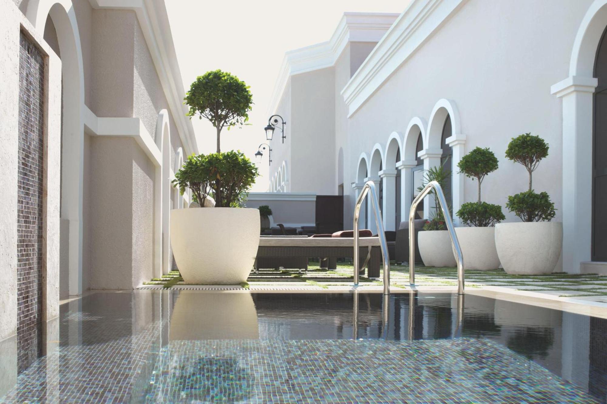 The Ritz-Carlton Abu Dhabi, Grand Canal Kültér fotó